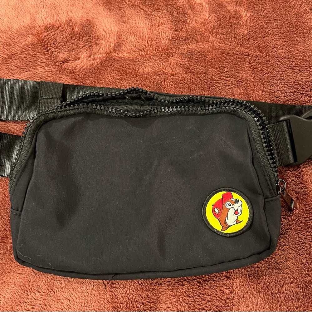 buc-ee’s belt bag